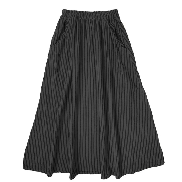 Curator SF, Fawn skirt, faded black stripe, Medium - Picture 1 of 8